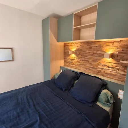 Lovely With Private Garden And A Swimming-pool 公寓 *