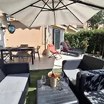 Appartamento Lovely With Private Garden And A Swimming-pool Nizza